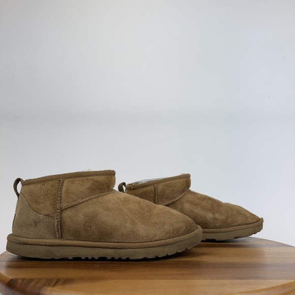 Womens Ugg Classic Ultra Mini Tan Shearling Lined Comfort Boots Size 6 M GUC - Picture 1 of 9
